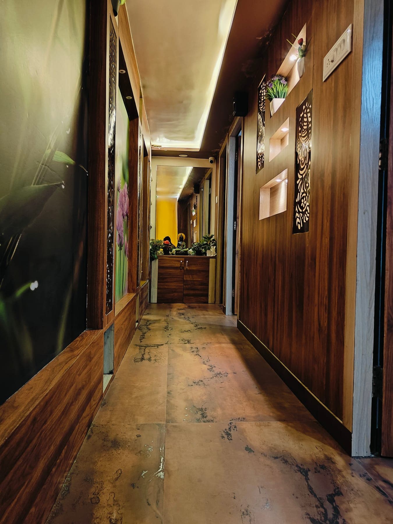 Oceanic Spa Vashi massage room in Navi Mumbai